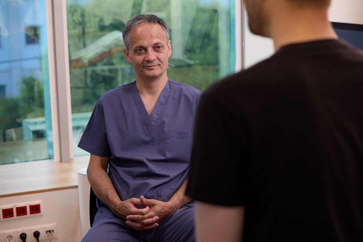 Im Gespräch mit einem Patienten